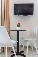 Stylish Studio With Scenic Gardens Golem