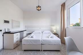 Stylish Studio With Scenic Gardens Golem