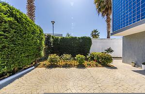 Stylish Studio With Scenic Gardens Golem