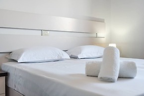 Amazing Studio With Free Parking Golem