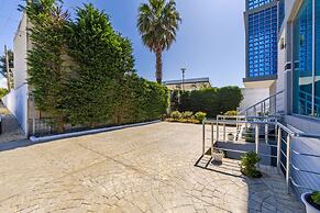 Amazing Studio With Free Parking Golem