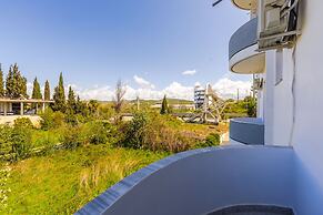 Amazing Studio With Free Parking Golem