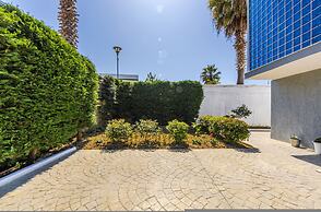 Amazing Studio With Free Parking Golem