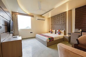 Fabhotel Ronald Inn