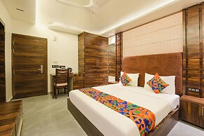 Fabhotel Ronald Inn