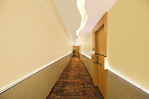 Fabhotel Ronald Inn