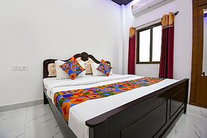 Fabhotel Geeta Bhawan