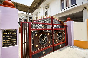 Fabhotel Geeta Bhawan