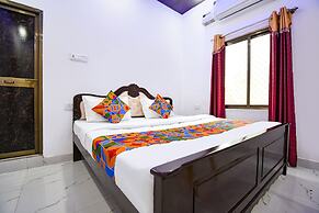 Fabhotel Geeta Bhawan