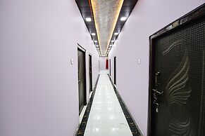 Fabhotel Geeta Bhawan