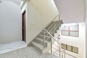 Fabhotel Bungalow 14