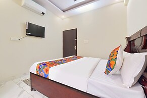 Fabhotel Bungalow 14