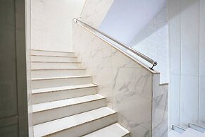 Fabhotel Hans Residency