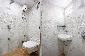 Fabhotel Hans Residency