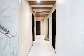 Fabhotel Hans Residency