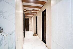 Fabhotel Hans Residency