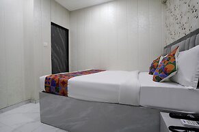 Fabhotel Hans Residency