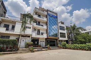 Fabhotel Yash Residency