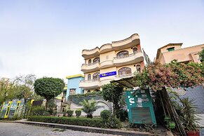 FabExpress The Eden Roc