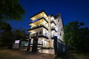 Fabhotel Log Inn Stay