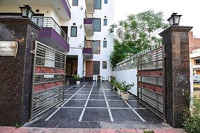 Fabhotel Log Inn Stay