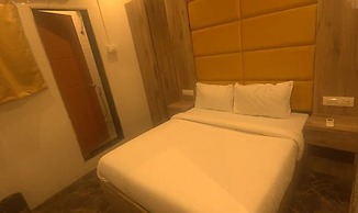 Fabhotel Platinum Inn