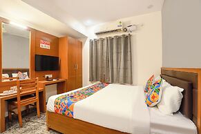 Fabhotel Lloyd’S Inn