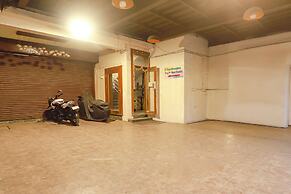 Fabhotel Lloyd’S Inn