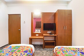 Fabhotel Lloyd’S Inn