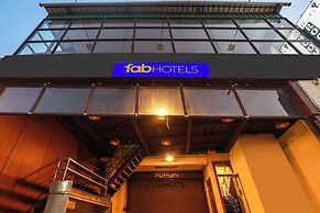 Fabhotel Lloyd’S Inn