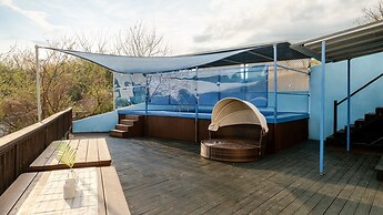 Yeonorang Park Pool Villa in Pohang