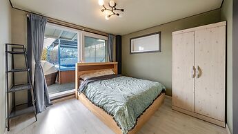 Yeonorang Park Pool Villa in Pohang