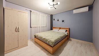 Yeonorang Park Pool Villa in Pohang