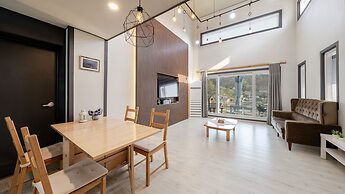 Yeonorang Park Pool Villa in Pohang