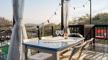 Yeonorang Park Pool Villa in Pohang