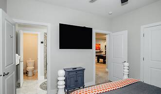 Paradise Village by Cloud Dream Homes