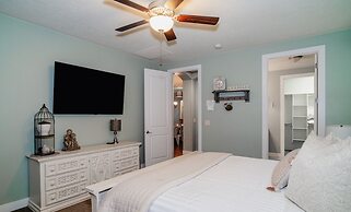 Paradise Village by Cloud Dream Homes