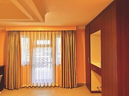 Karen Plains Hotel