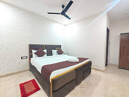 Hotel Ganges Place Varanasi with free AC