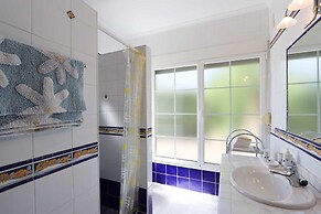 Mozamb in J vea With 4 Bedrooms and 3 Bathrooms