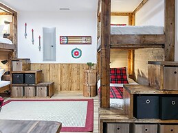 Mars Hill Cabin Retreat Mountain Views, Hot Tub, and Adventure Awaits