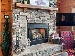 Mars Hill Cabin Retreat Mountain Views, Hot Tub, and Adventure Awaits