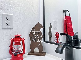 Mars Hill Cabin Retreat Mountain Views, Hot Tub, and Adventure Awaits