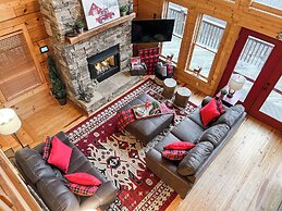 Mars Hill Cabin Retreat Mountain Views, Hot Tub, and Adventure Awaits