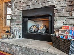 Mars Hill Cabin Retreat Mountain Views, Hot Tub, and Adventure Awaits