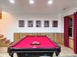 Mars Hill Cabin Retreat Mountain Views, Hot Tub, and Adventure Awaits