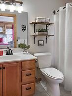 Mars Hill Cabin Retreat Mountain Views, Hot Tub, and Adventure Awaits