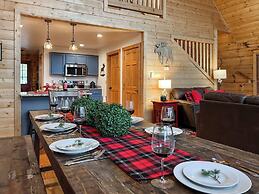 Mars Hill Cabin Retreat Mountain Views, Hot Tub, and Adventure Awaits