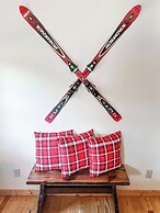 Mars Hill Cabin Retreat Mountain Views, Hot Tub, and Adventure Awaits