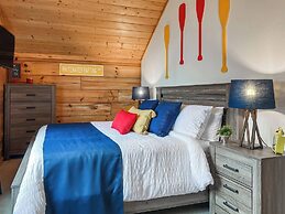 Mars Hill Cabin Retreat Mountain Views, Hot Tub, and Adventure Awaits